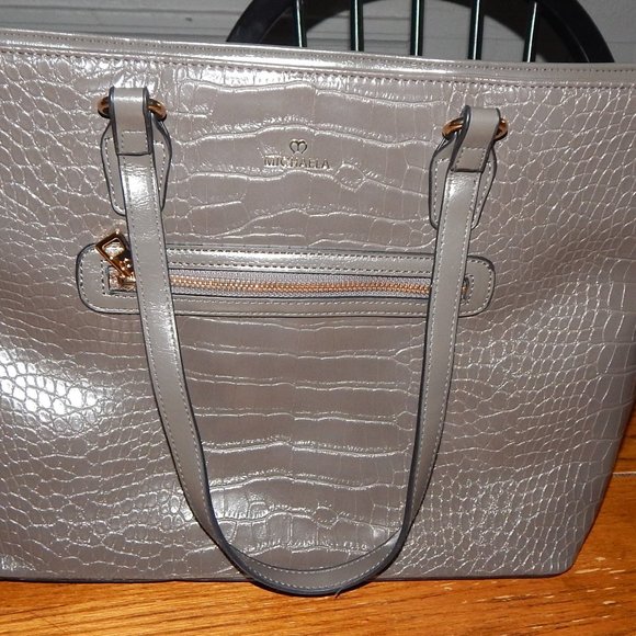 Michaela 3 piece Handbag -Tote - Purse  with goldtone hardware - Picture 6 of 8